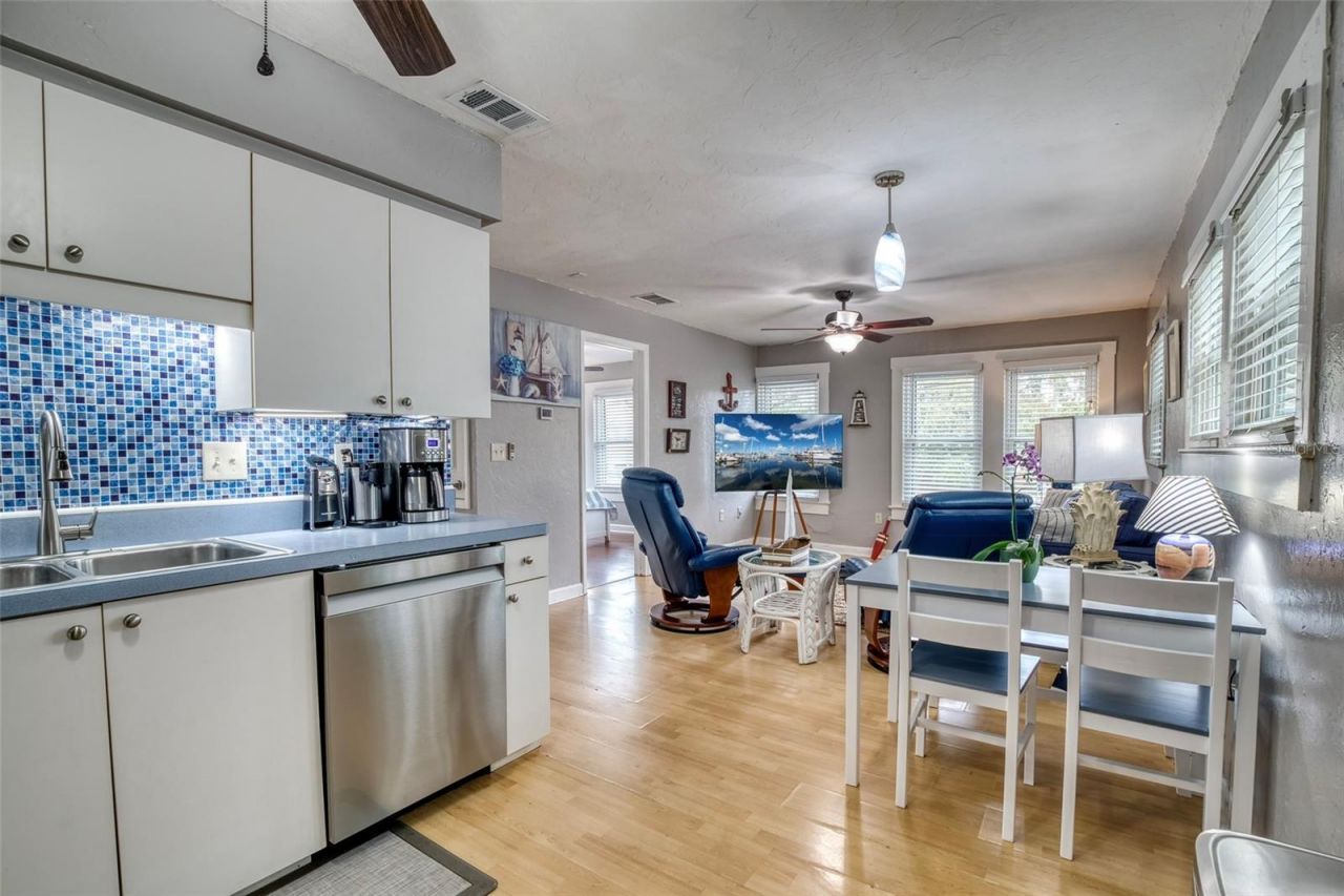 304 15th Street W, Bradenton, FL 34205 Photo