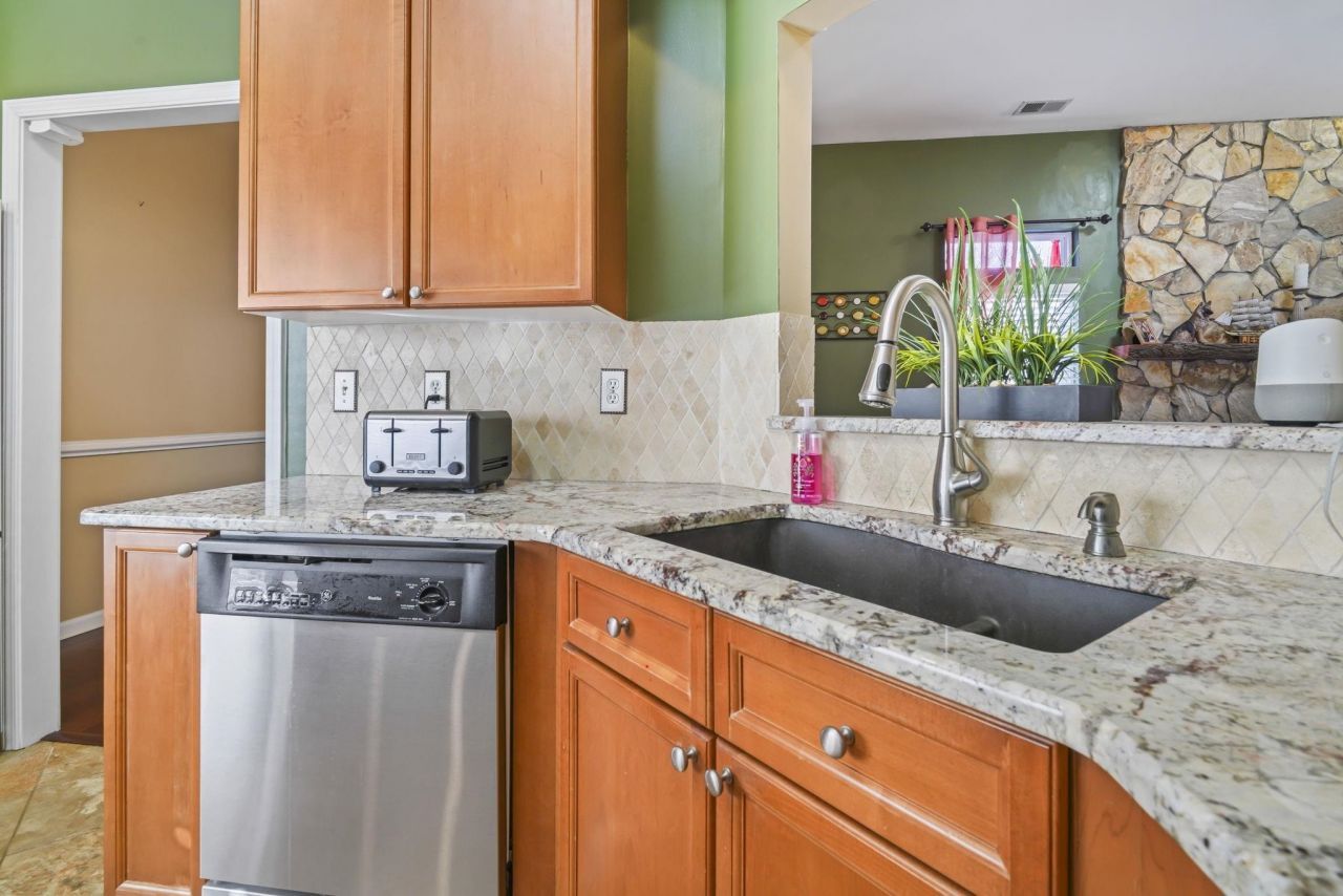 108 Rocko Dr. Photo 12