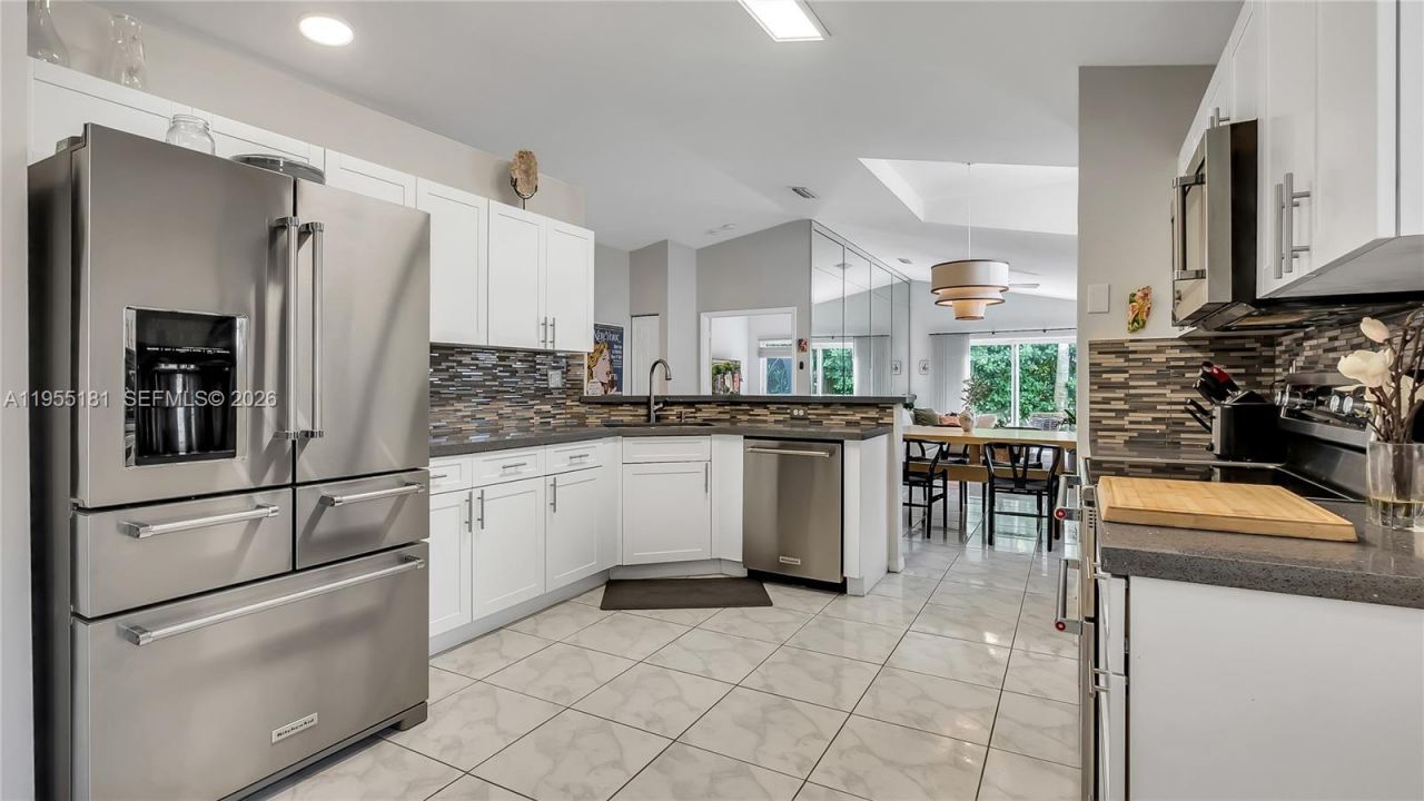 17080 NW 10th St, Pembroke Pines, FL 33028 Photo