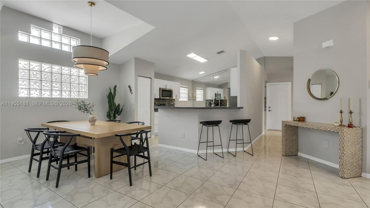 17080 NW 10th St, Pembroke Pines, FL 33028 Photo