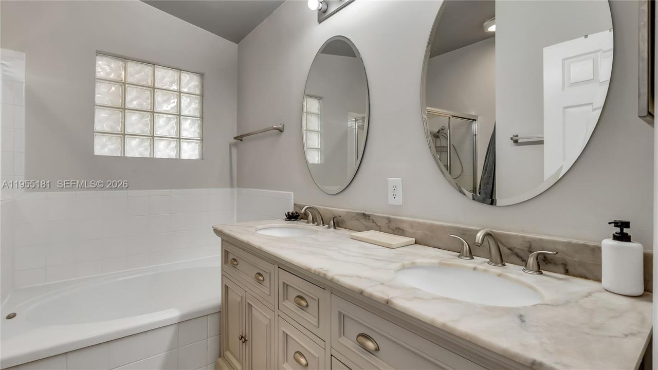 17080 NW 10th St, Pembroke Pines, FL 33028 Photo