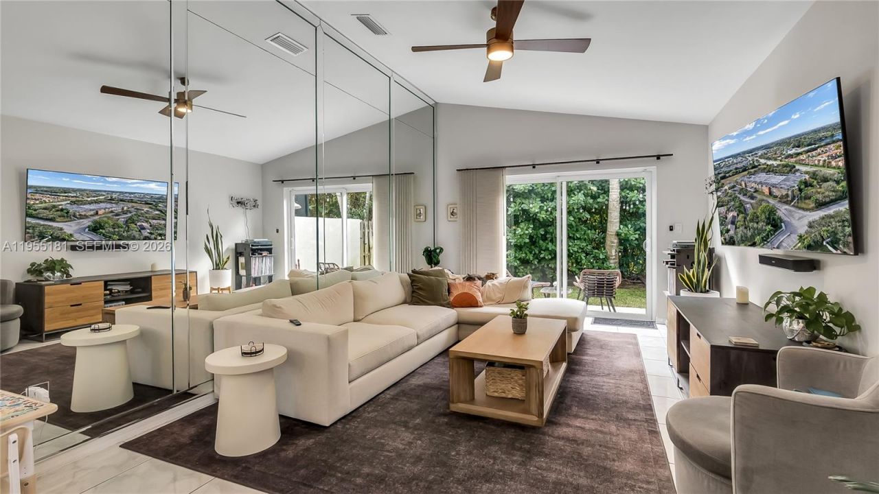 17080 NW 10th St, Pembroke Pines, FL 33028 Photo