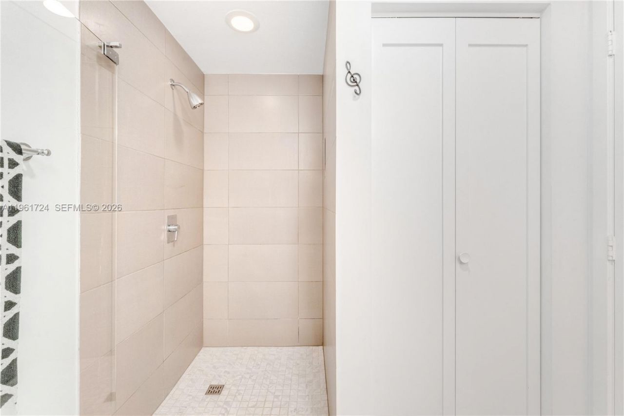 3470 E Coast Ave, Unit H1514, Miami, FL 33137 Photo