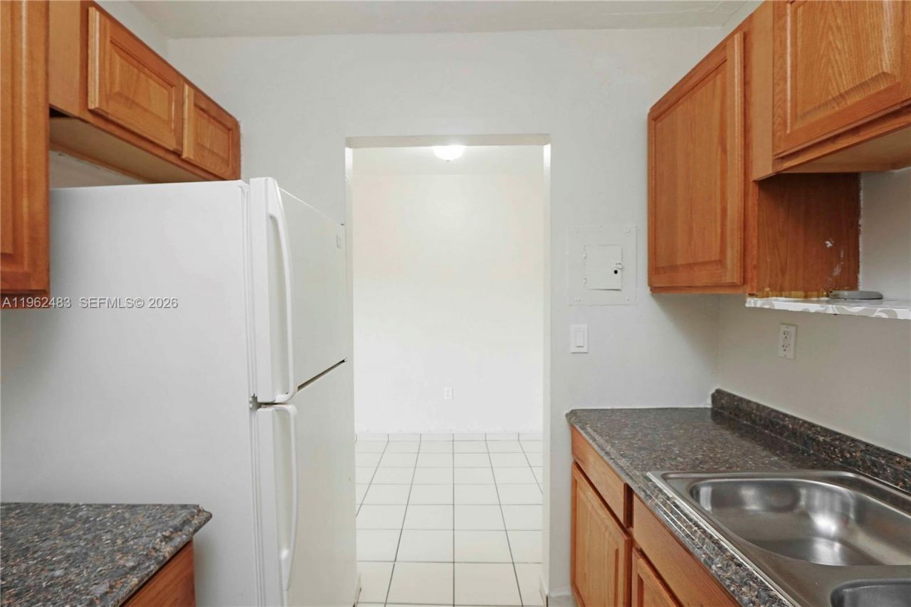 4655 Palm Ave, Unit 309, Hialeah, FL 33012 Photo