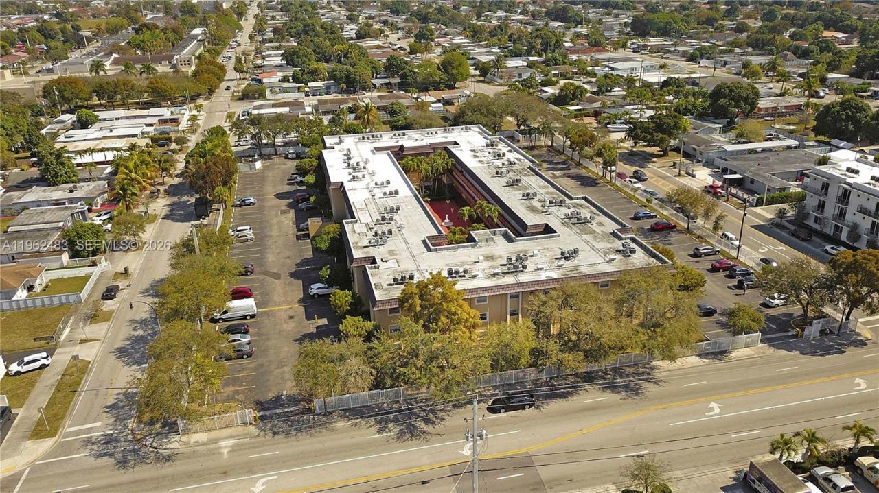 4655 Palm Ave, Unit 309, Hialeah, FL 33012 Photo