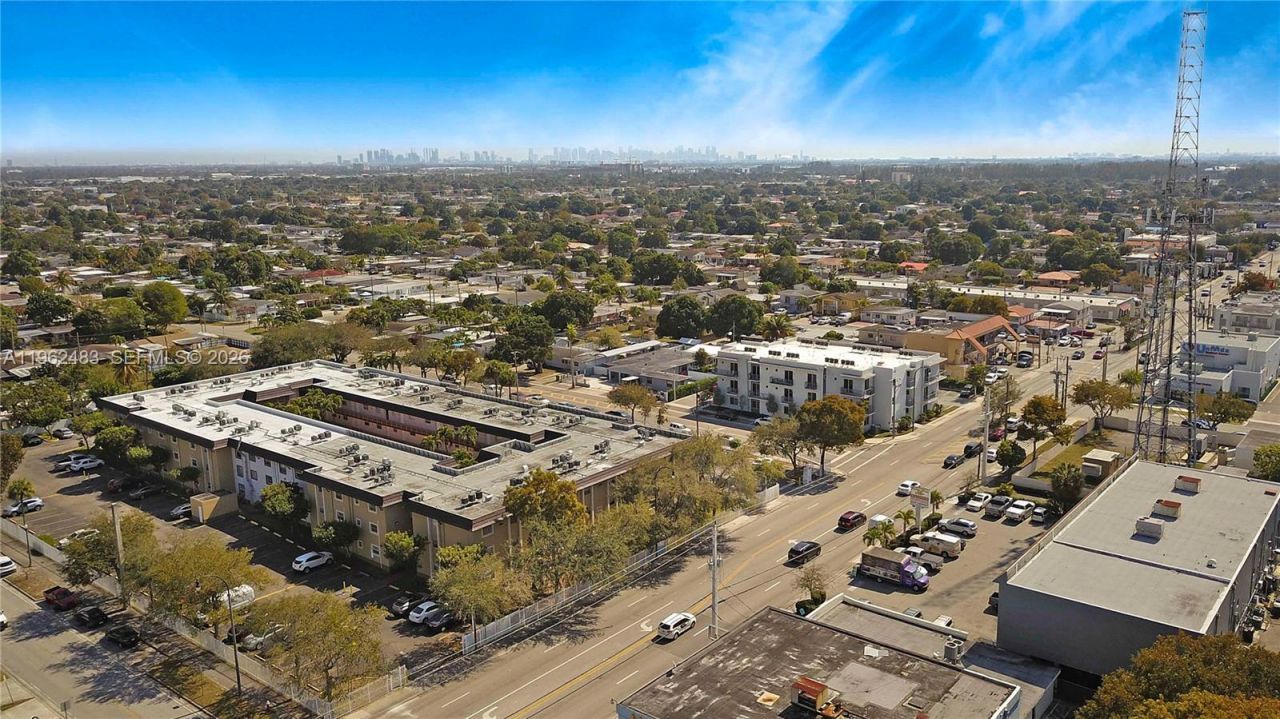 4655 Palm Ave, Unit 309, Hialeah, FL 33012 Photo