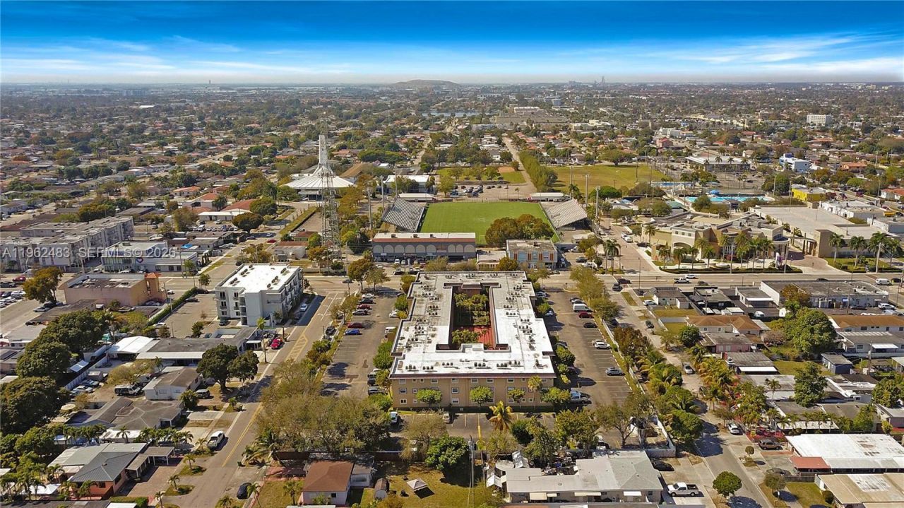 4655 Palm Ave, Unit 309, Hialeah, FL 33012 Photo