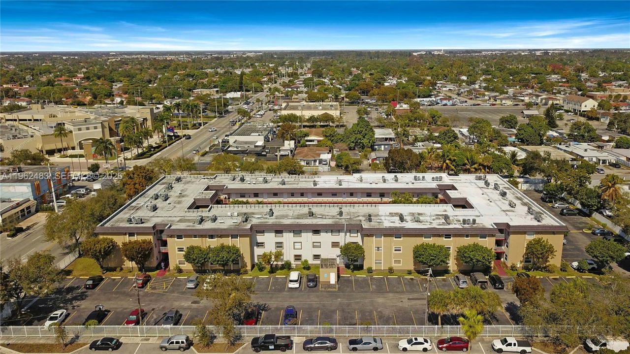 4655 Palm Ave, Unit 309, Hialeah, FL 33012 Photo