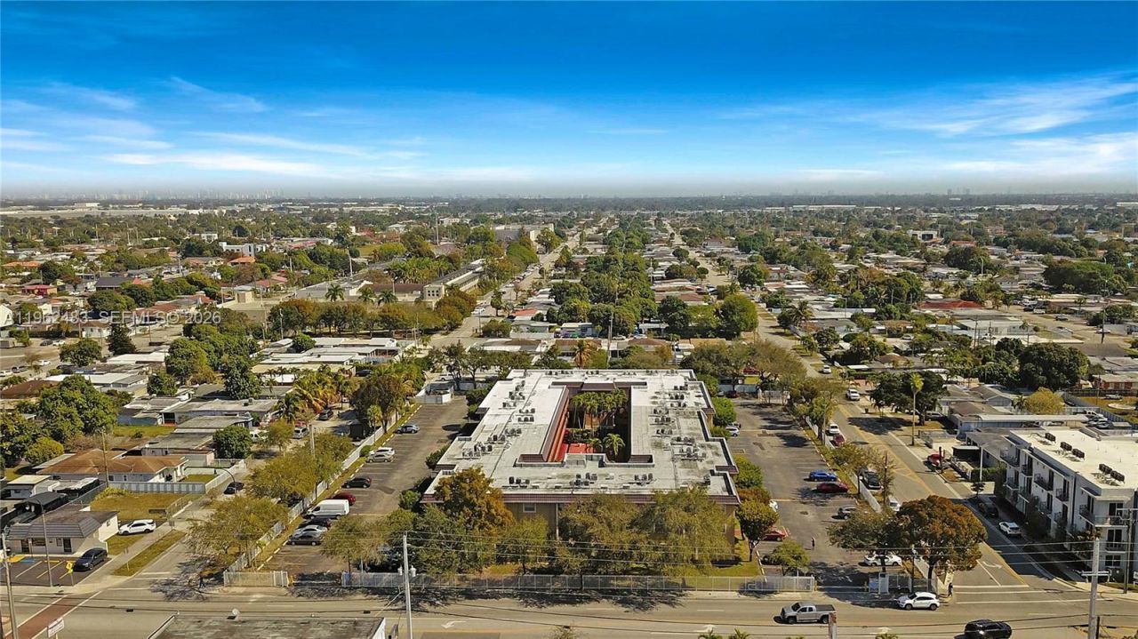 4655 Palm Ave, Unit 309, Hialeah, FL 33012 Photo