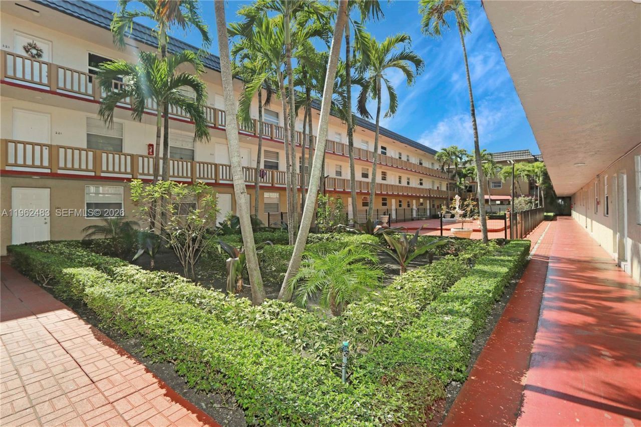 4655 Palm Ave, Unit 309, Hialeah, FL 33012 Photo
