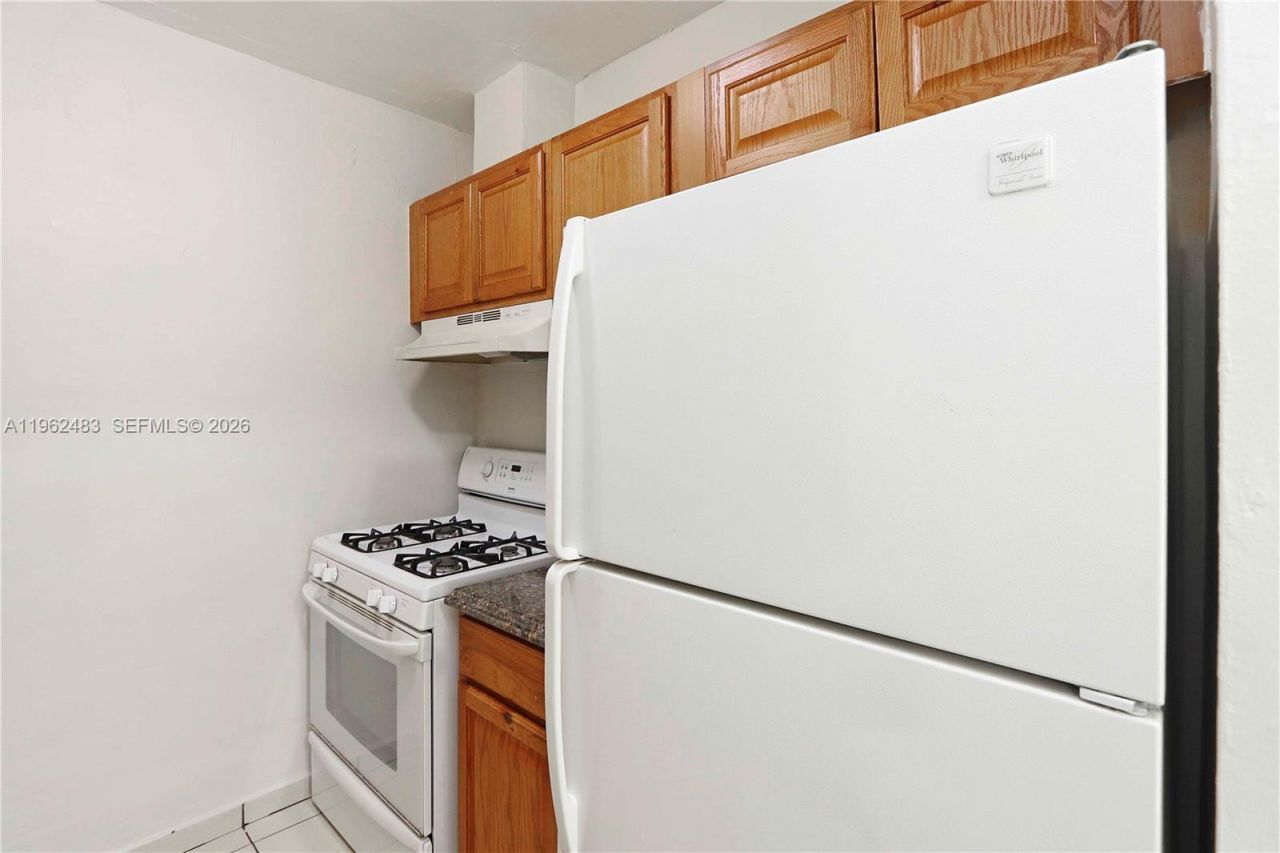 4655 Palm Ave, Unit 309, Hialeah, FL 33012 Photo