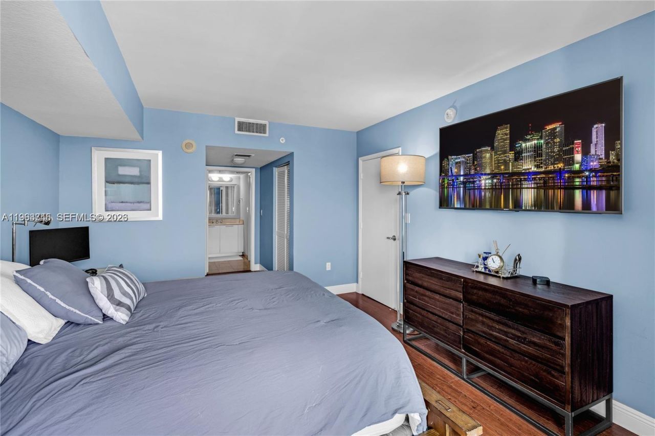 1800 N Bayshore Dr, Unit 3406, Miami, FL 33132 Photo