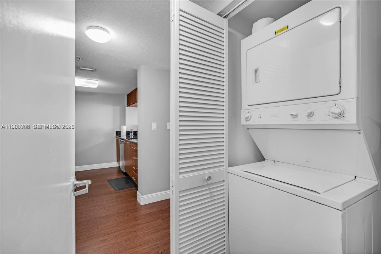 1800 N Bayshore Dr, Unit 3406, Miami, FL 33132 Photo