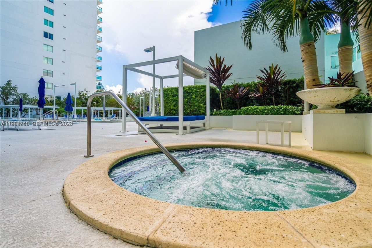 1800 N Bayshore Dr, Unit 3406, Miami, FL 33132 Photo