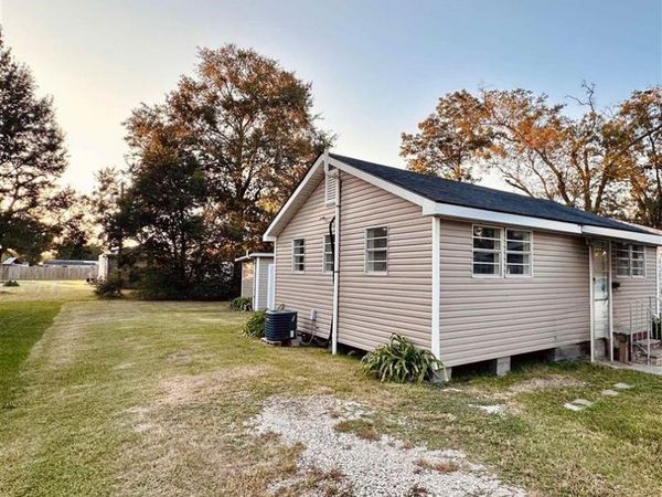 1415 S Stanford Street S, Sulphur, LA 70663