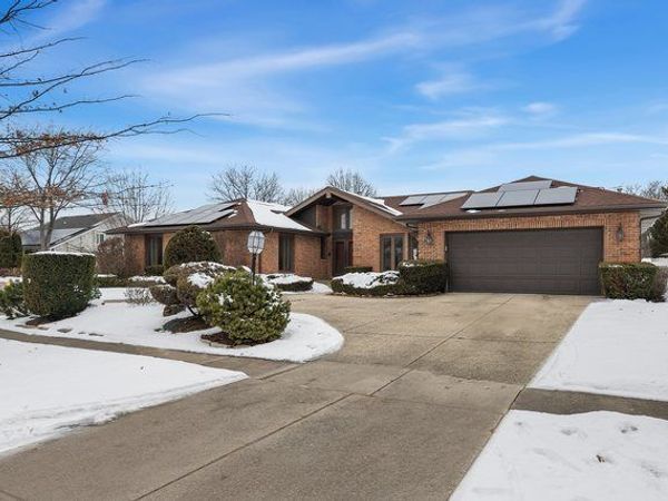 3724 Liberty Lane, Glenview, IL 60025