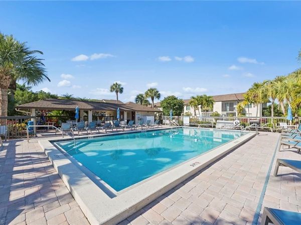 9305 Lake Park DR, Unit 102, FORT MYERS, FL 33919