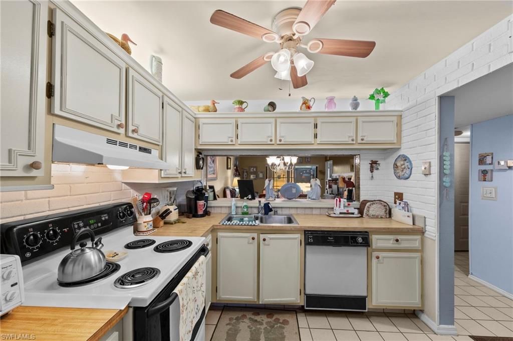 9305 Lake Park Dr, Unit 102, Fort Myers, FL 33919 Photo