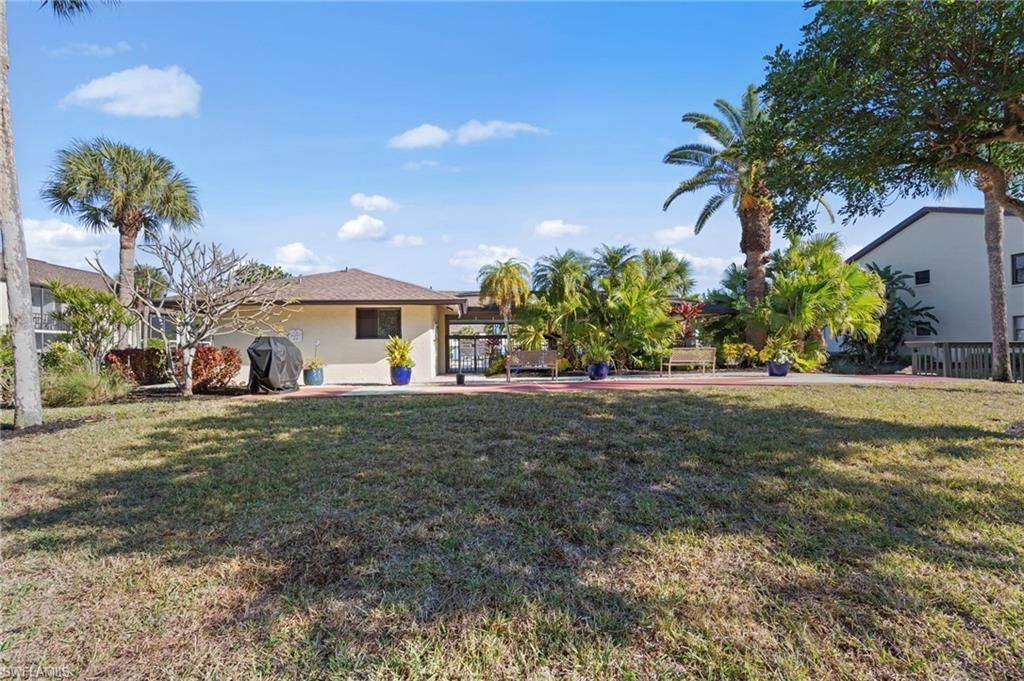 9305 Lake Park Dr, Unit 102, Fort Myers, FL 33919 Photo