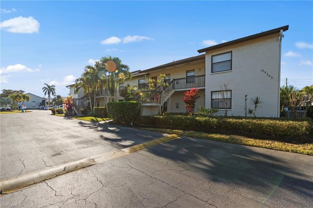 9305 Lake Park Dr, Unit 102, Fort Myers, FL 33919 Photo