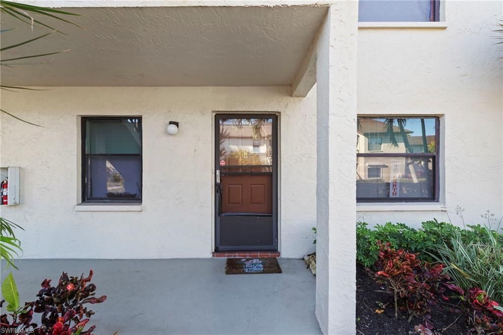 9305 Lake Park Dr, Unit 102, Fort Myers, FL 33919 Photo