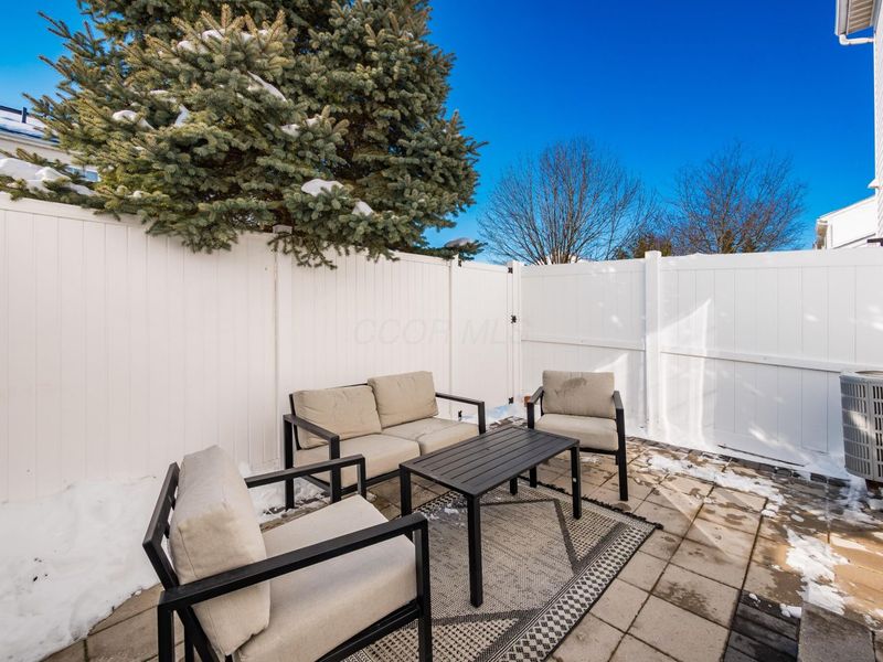 4633 Parrau Drive, Columbus, OH 43228 Photo 27