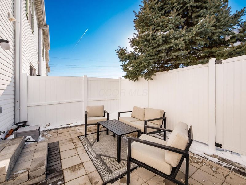 4633 Parrau Drive, Columbus, OH 43228 Photo 28