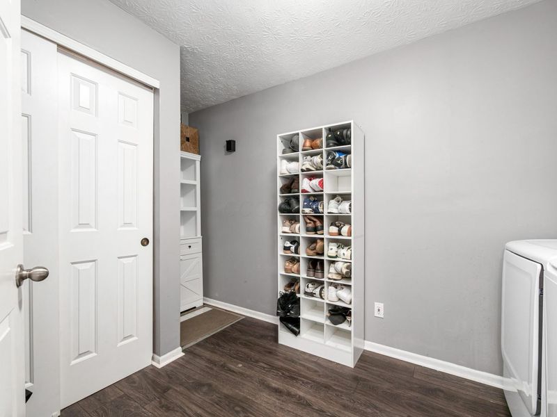 4633 Parrau Drive, Columbus, OH 43228 Photo 4