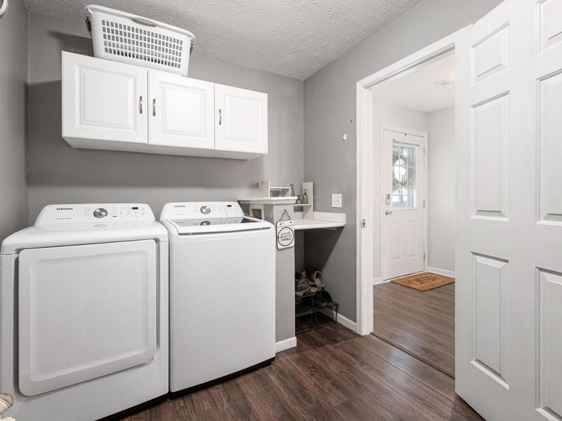 4633 Parrau Drive, Columbus, OH 43228 Photo 5