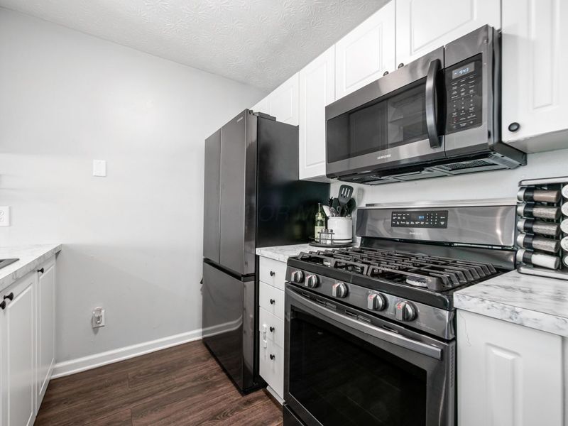 4633 Parrau Drive, Columbus, OH 43228 Photo 8