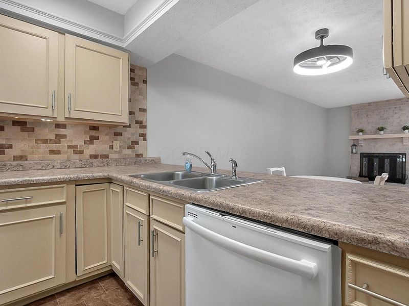 3151 Parkview Drive, Grove City, OH 43123 Photo 9