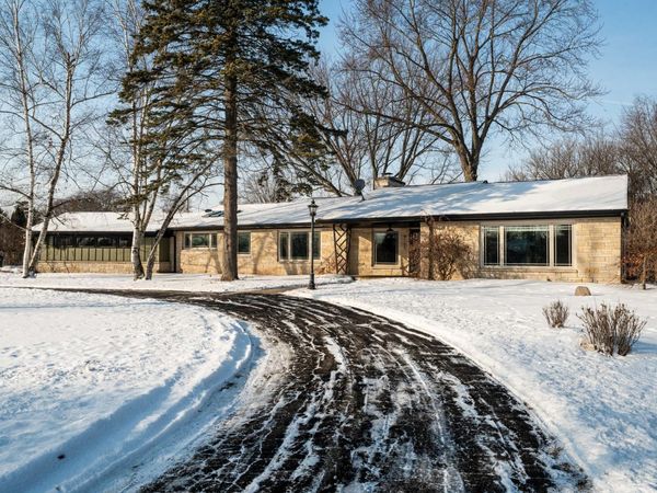 9251 N Tennyson Dr, Bayside, WI 53217