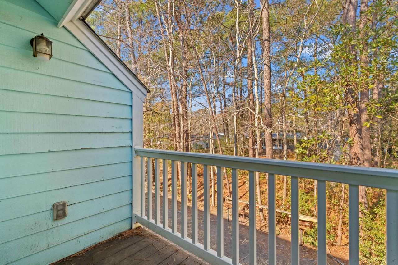 405 Cambridge Circle Photo 11