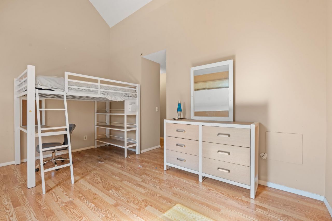 405 Cambridge Circle Photo 13