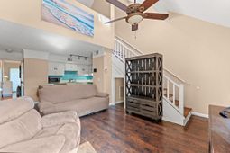 405 Cambridge Circle photo 4