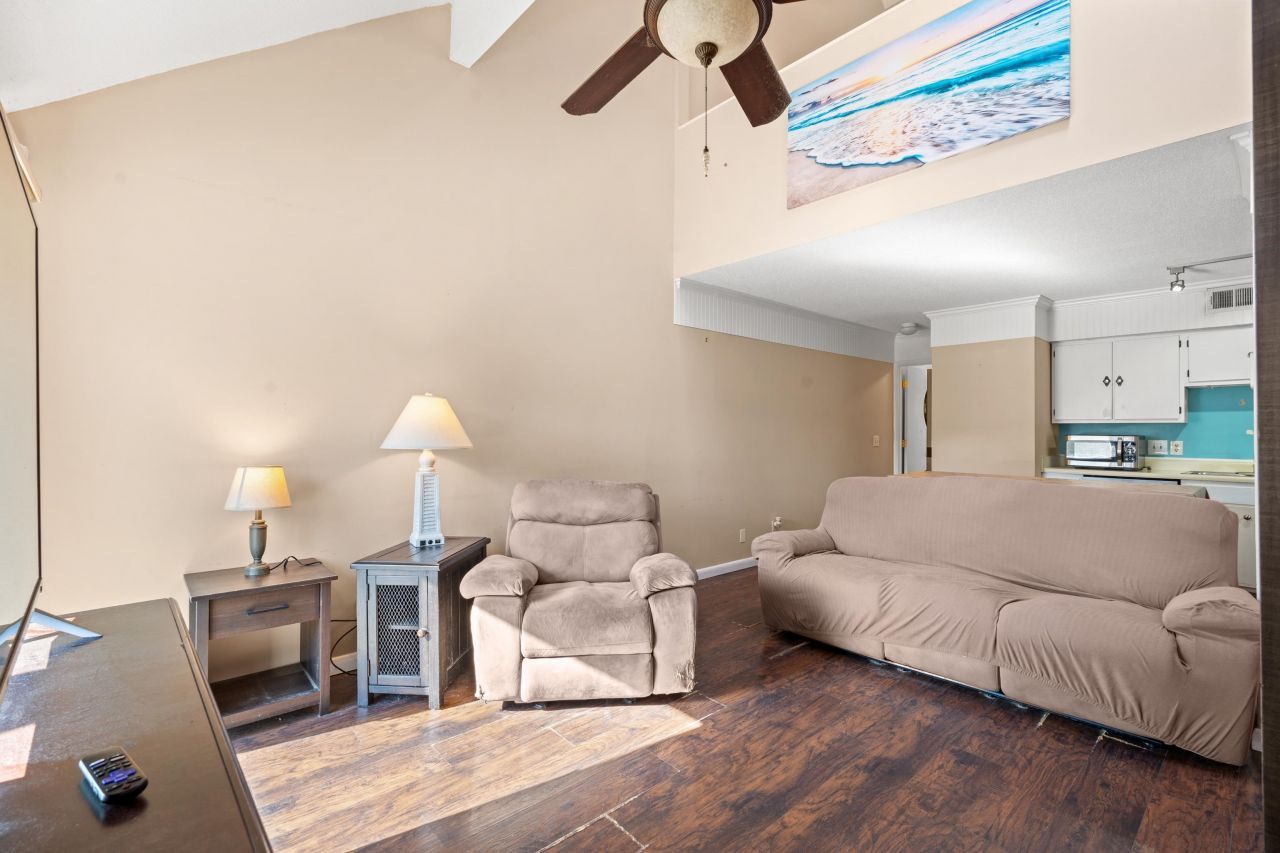 405 Cambridge Circle Photo 4