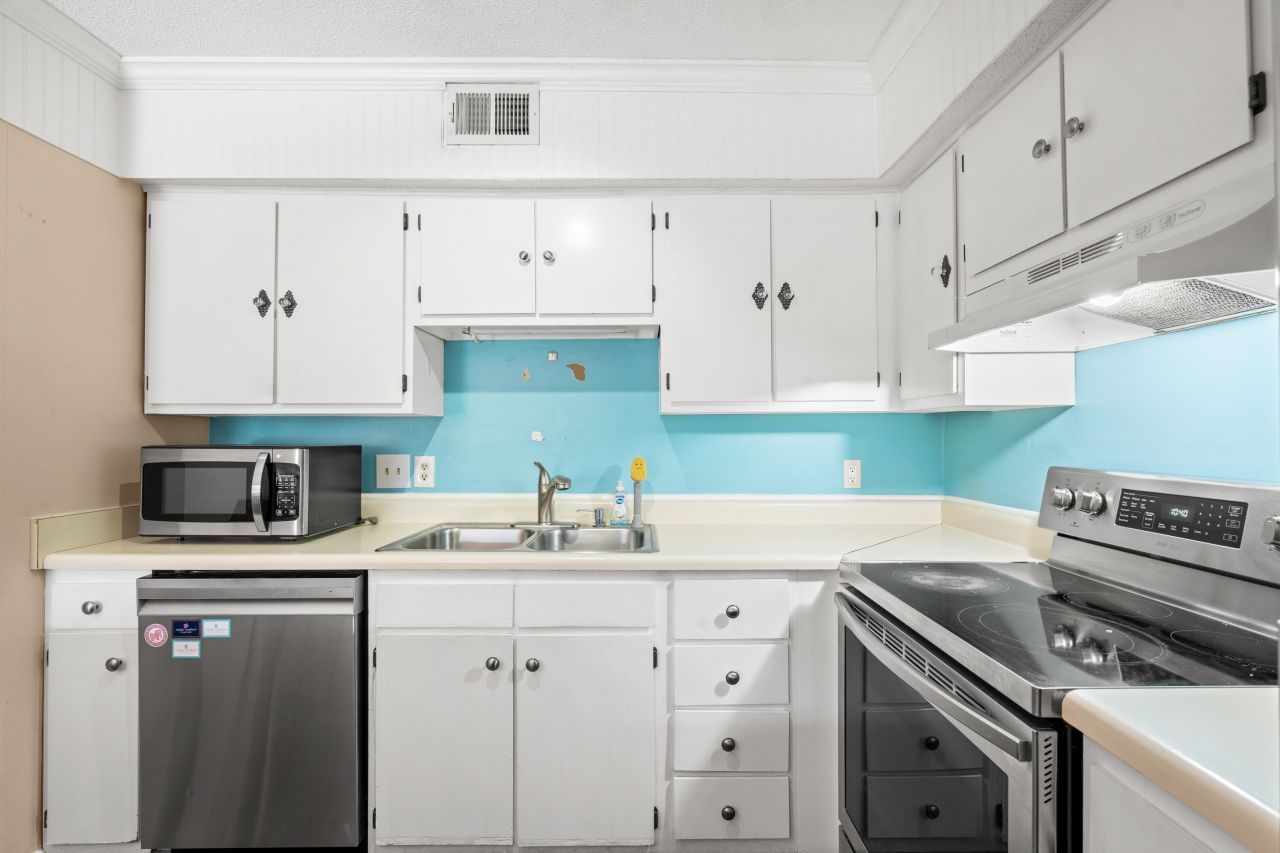 405 Cambridge Circle Photo 7