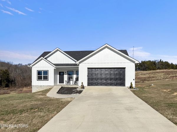 813 Clear Sail Way, Dandridge, TN 37725