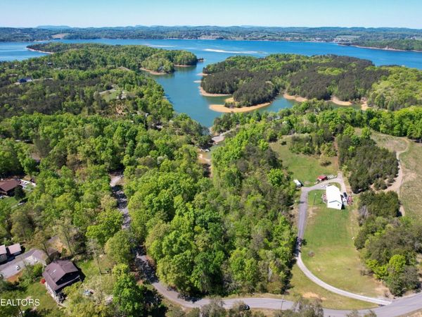 131 Pleasure Rd, Sevierville, TN 37876