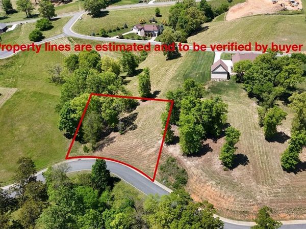 2069 Edgewater Sounds, Morristown, TN 37814