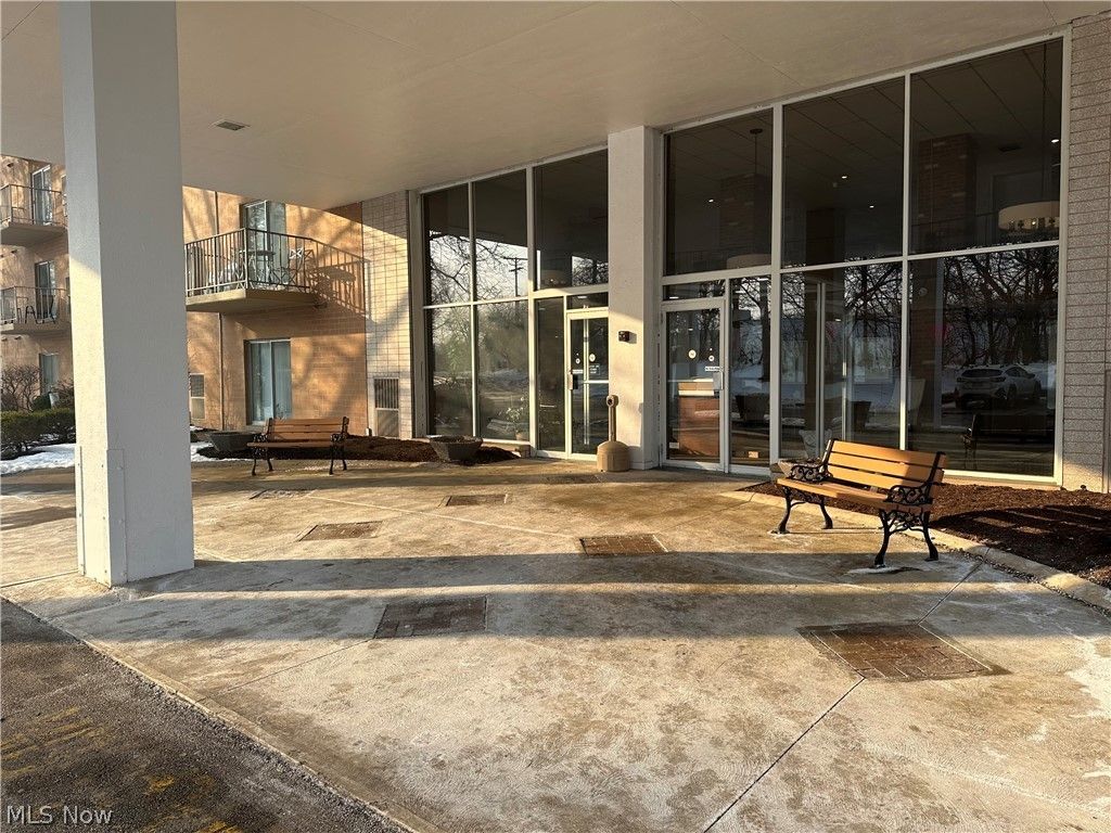 3675 Clague Road, Unit 312, North Olmsted, OH 44070 Main Photo