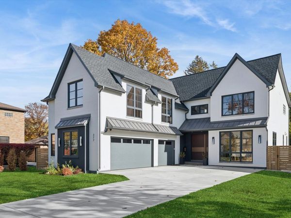 377 S Prairie Avenue, Elmhurst, IL 60126