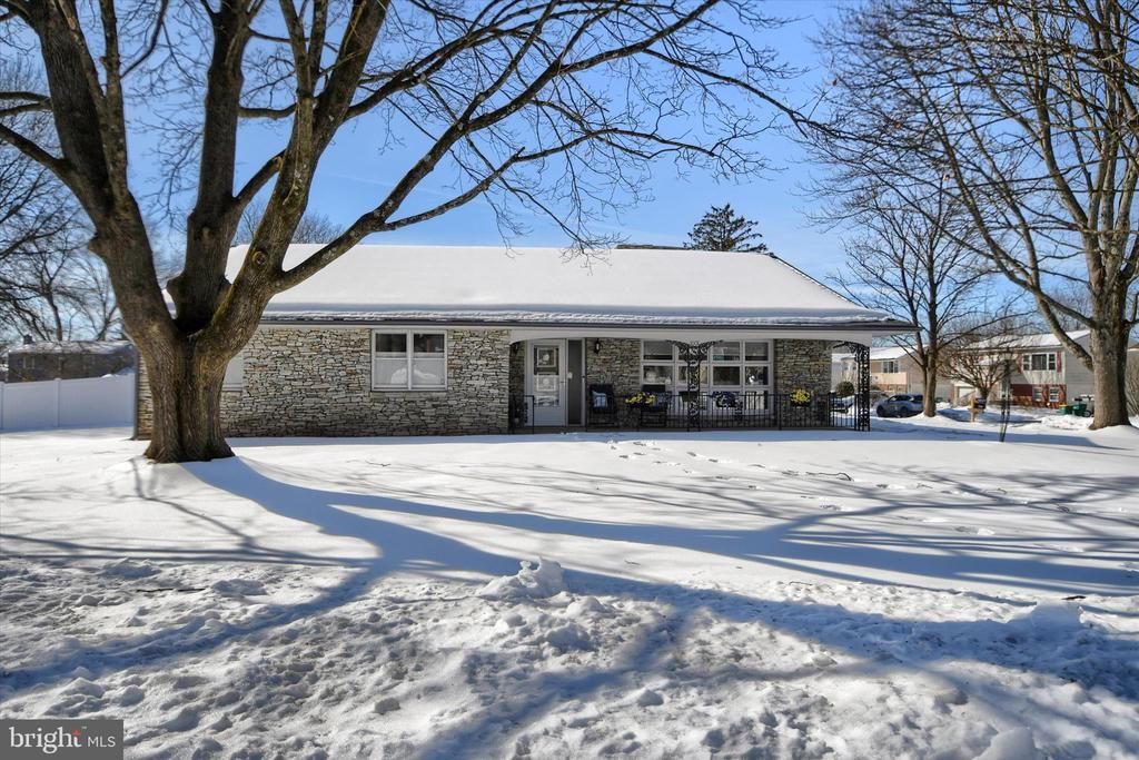 1001 Lakeview Terrace, Pennsburg, PA 18073 Main Photo