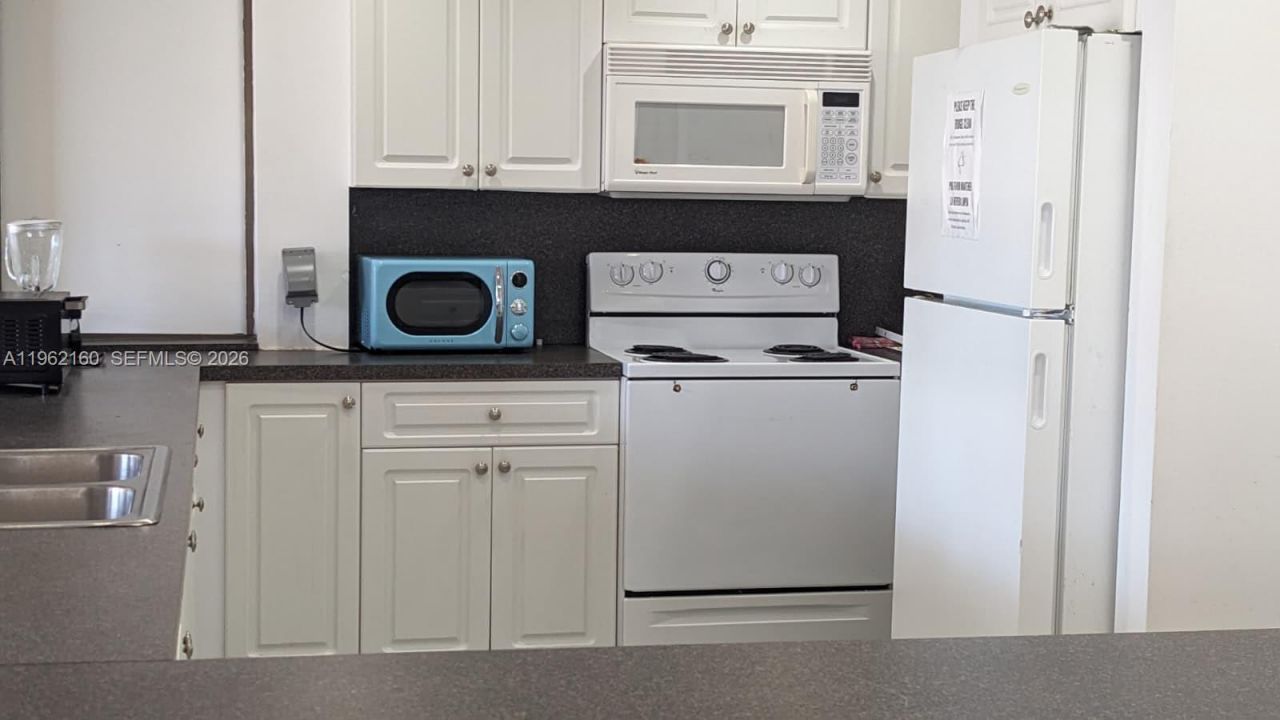 8000 N Sunrise Lakes Dr , Unit 309, Sunrise, FL 33322 Photo