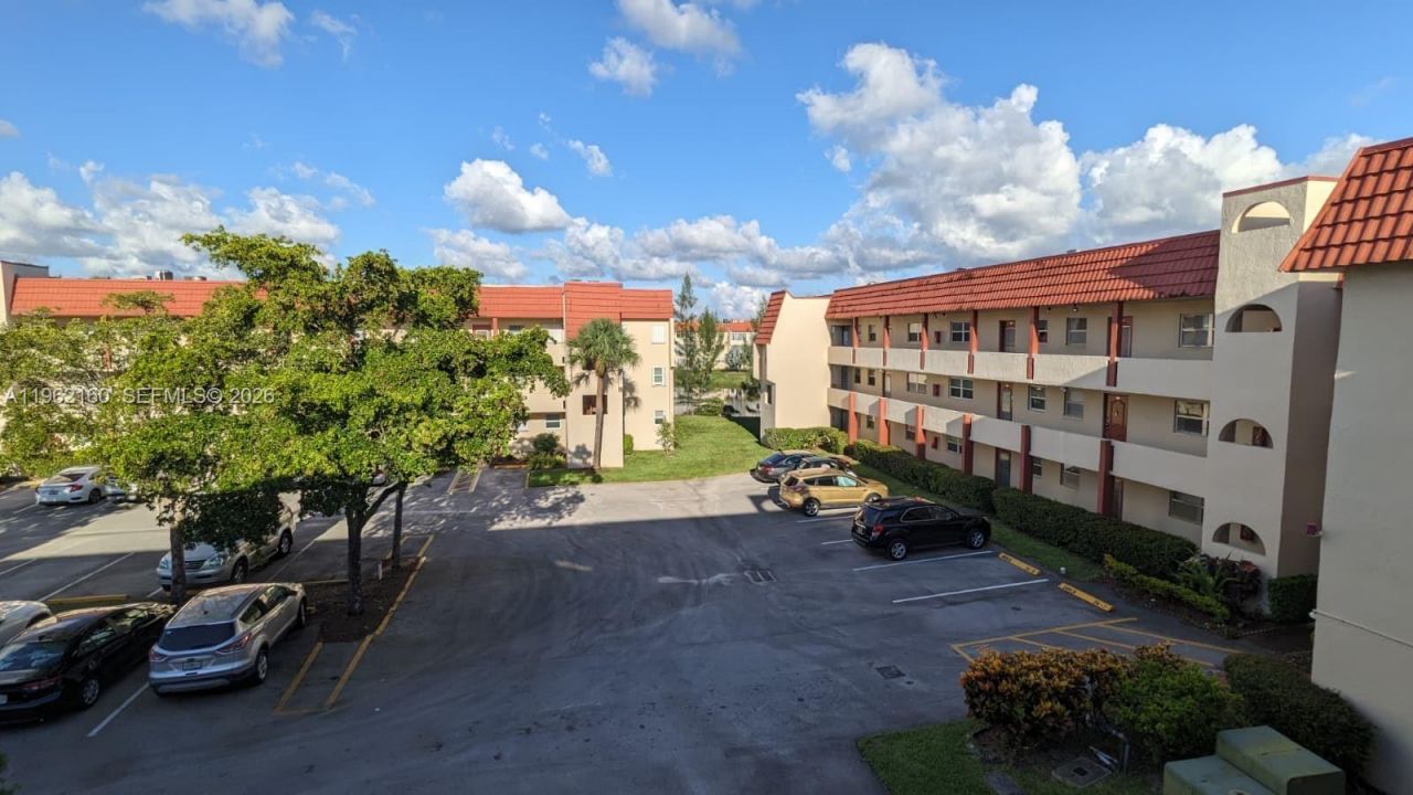 8000 N Sunrise Lakes Dr , Unit 309, Sunrise, FL 33322 Photo