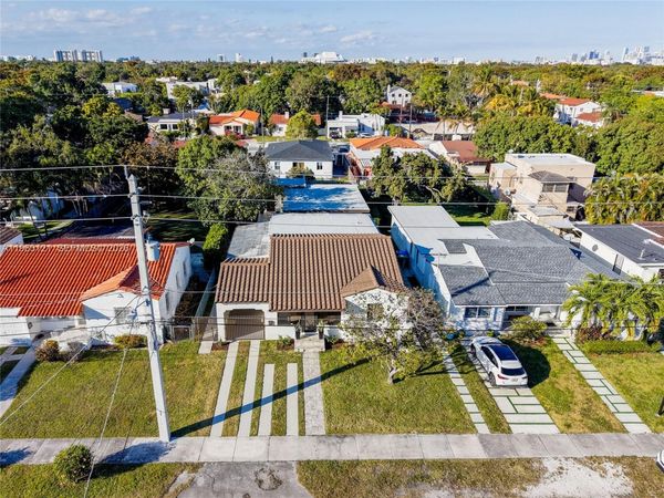 1631 SW 21st St , Miami, FL 33145