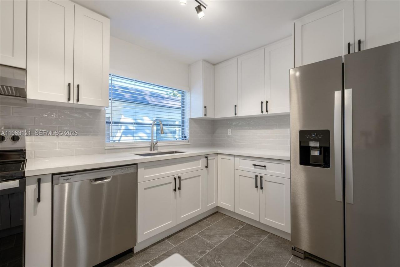 1631 SW 21st St , Miami, FL 33145 Photo