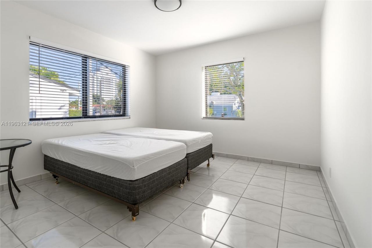 1631 SW 21st St , Miami, FL 33145 Photo