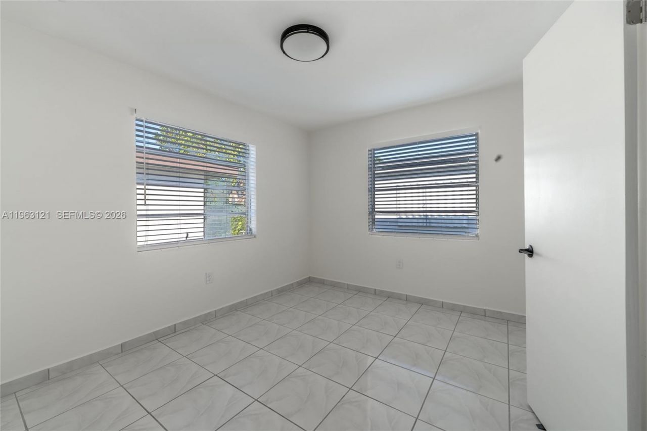 1631 SW 21st St , Miami, FL 33145 Photo