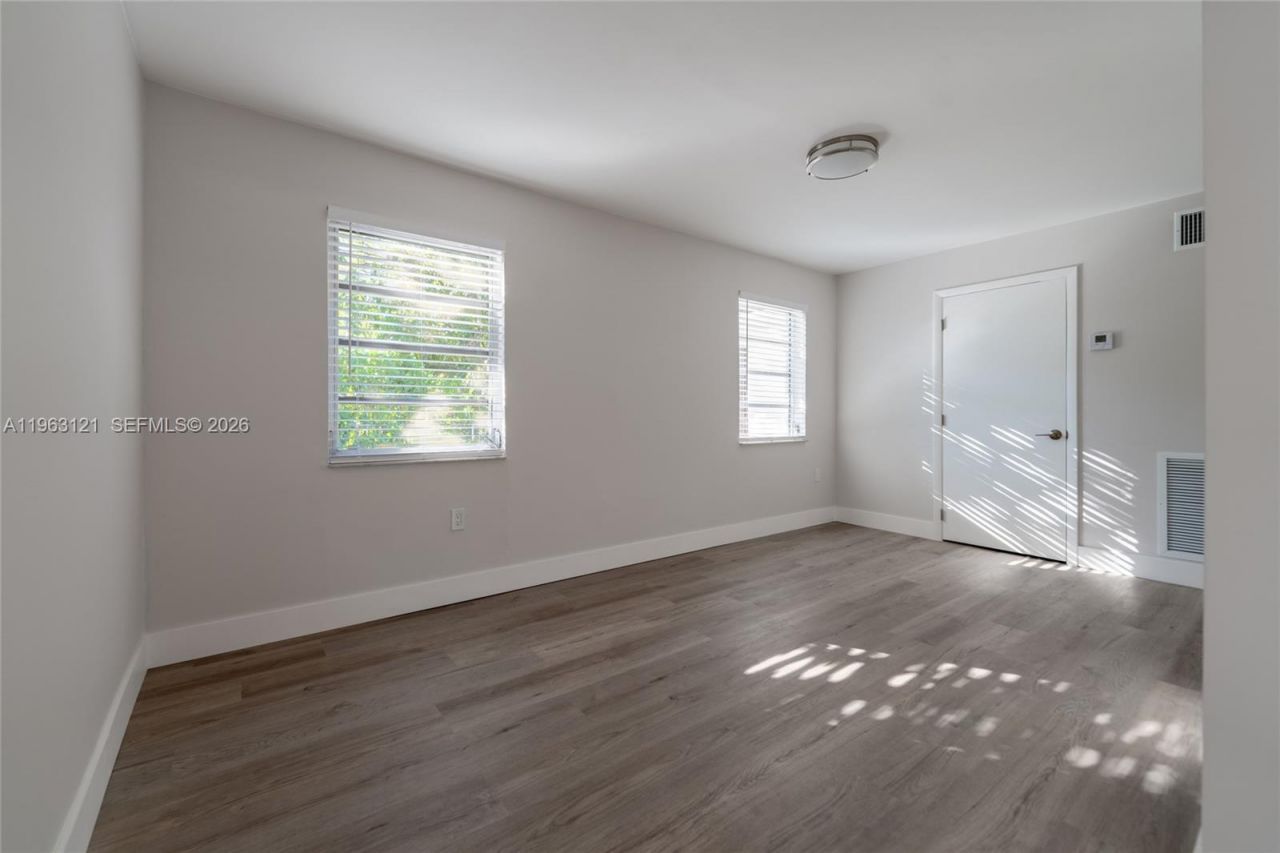 1631 SW 21st St , Miami, FL 33145 Photo